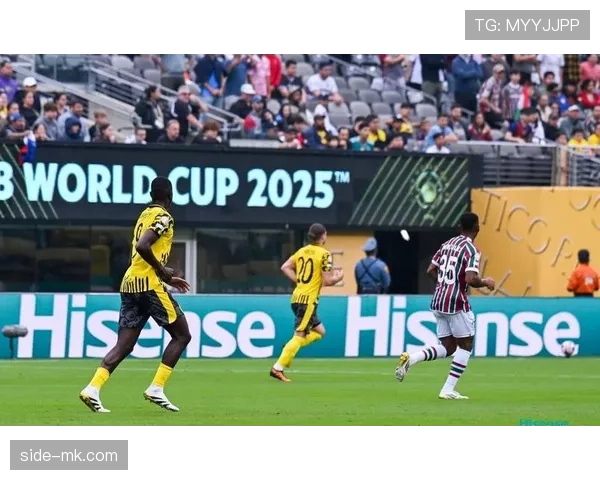 德甲迎来新老交替潮:老将谢幕,新星崛起加速球队阵容革新 德甲迎来新老交替潮:老将谢幕,新星崛起加速球队阵容革新